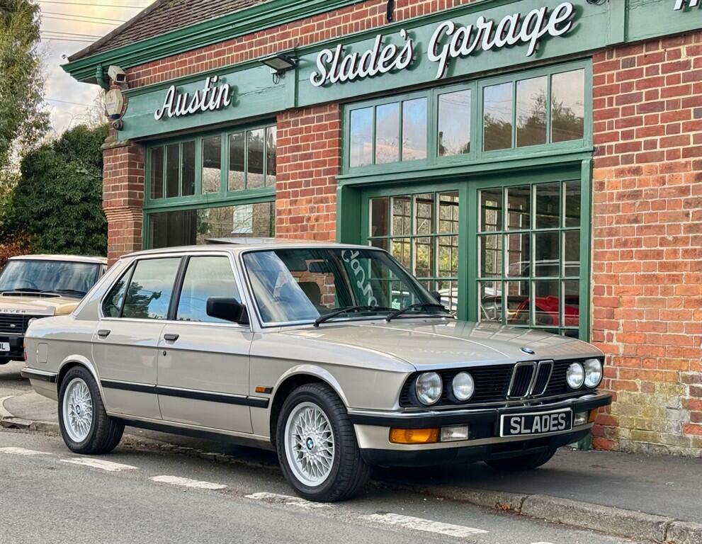 BMW 5 Series 525E Lux Blue #16
