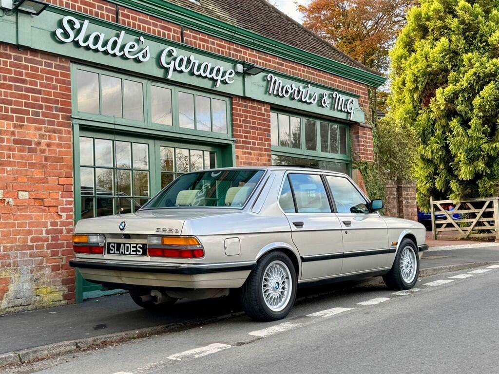 BMW 5 Series 525E Lux Blue #3