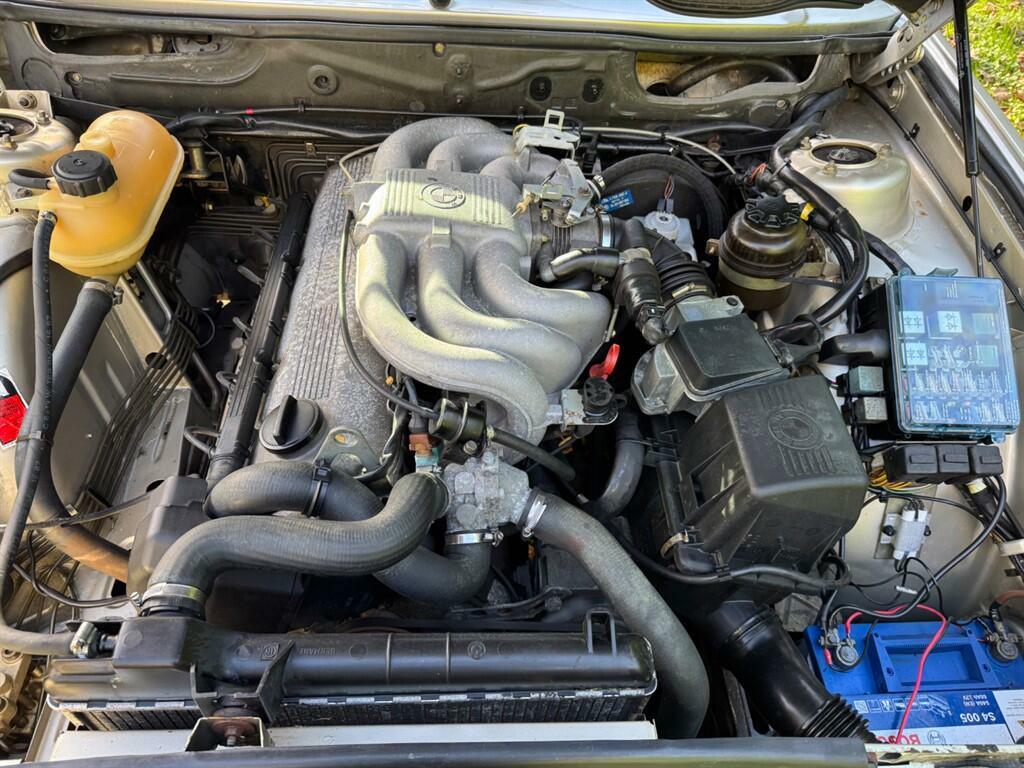 BMW 5 Series 525E Lux Blue #28