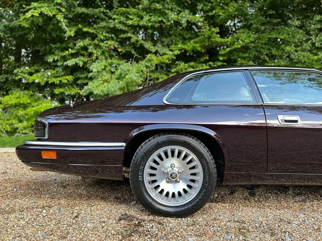 Jaguar XJS 4.0 Celebration Red #6