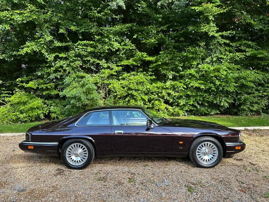 Jaguar XJS 4.0 Celebration Red #56