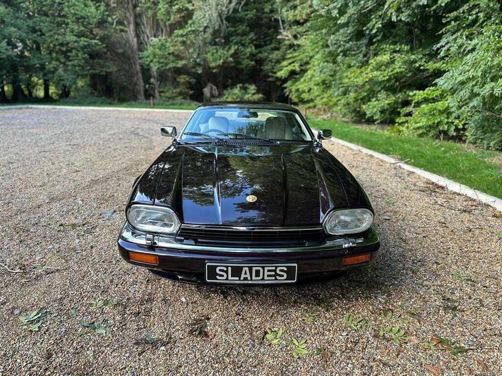 Jaguar XJS 4.0 Celebration Red #54