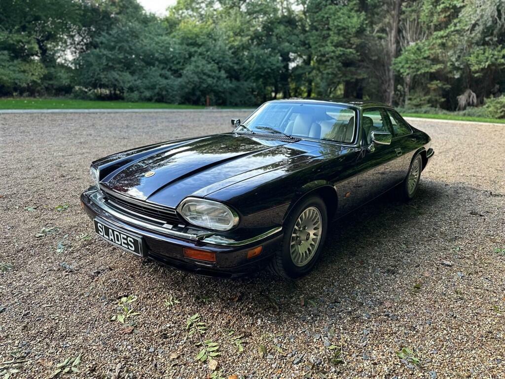 Jaguar XJS 4.0 Celebration Red #42