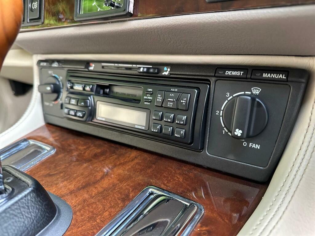 Jaguar XJS 4.0 Celebration Red #36