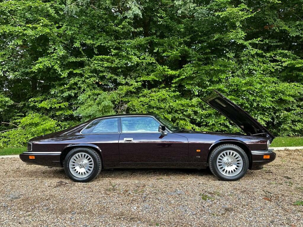 Jaguar XJS 4.0 Celebration Red #44