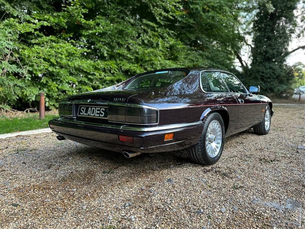 Jaguar XJS 4.0 Celebration Red #2