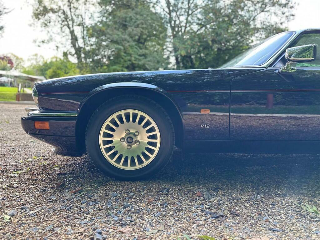 Jaguar XJS 4.0 Celebration Red #48