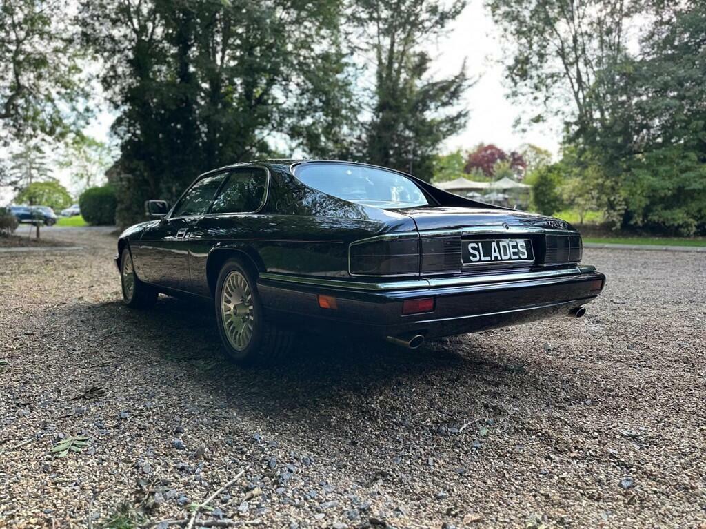 Jaguar XJS 4.0 Celebration Red #51