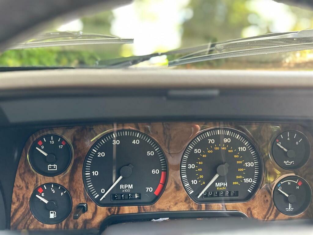 Jaguar XJS 4.0 Celebration Red #33