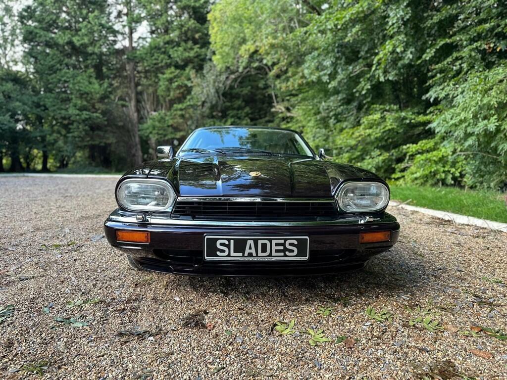Jaguar XJS 4.0 Celebration Red #10