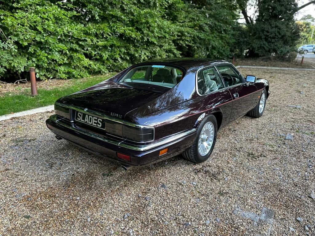 Jaguar XJS 4.0 Celebration Red #9