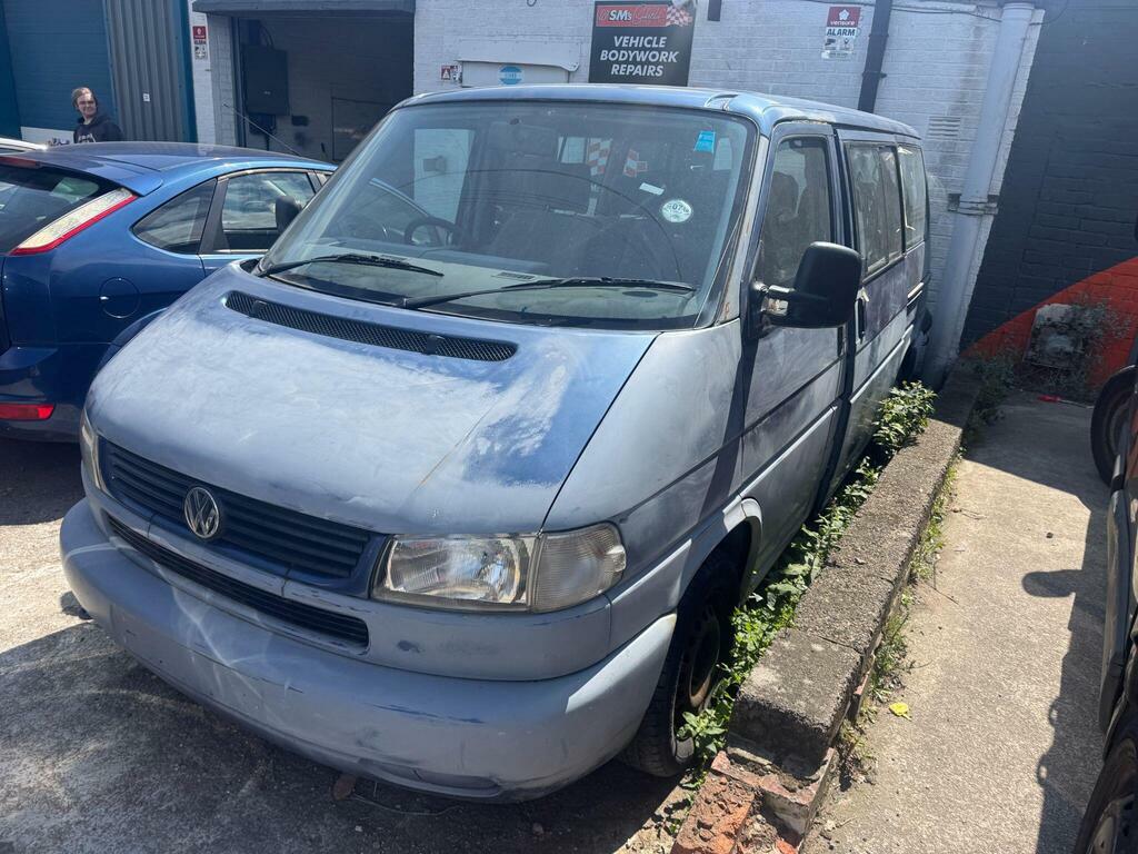Volkswagen Caravelle Campervan Blue #1