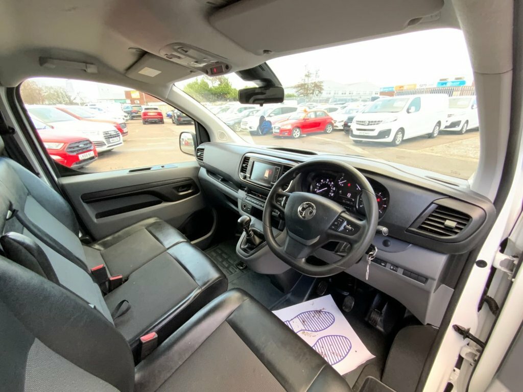 Vauxhall Vivaro 1.5L Sportive DL21WNB White #2