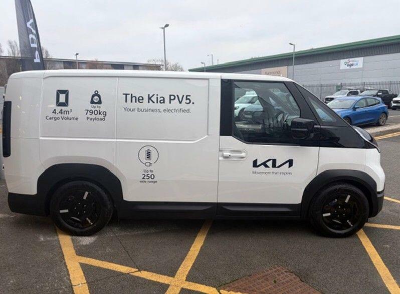 Kia PV5 Long Range 71.2Kwh Plus Cargo Panel Van L2 White #6