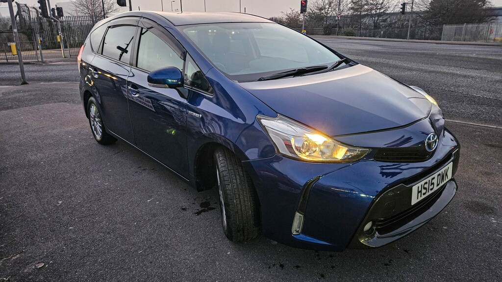 Toyota Prius+ 7 Seats White #18