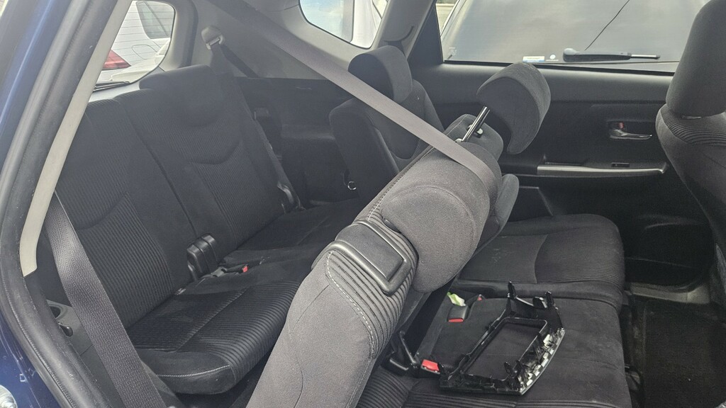 Toyota Prius+ 7 Seats White #4