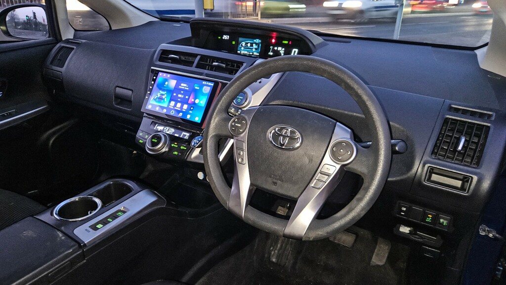 Toyota Prius+ 7 Seats White #20