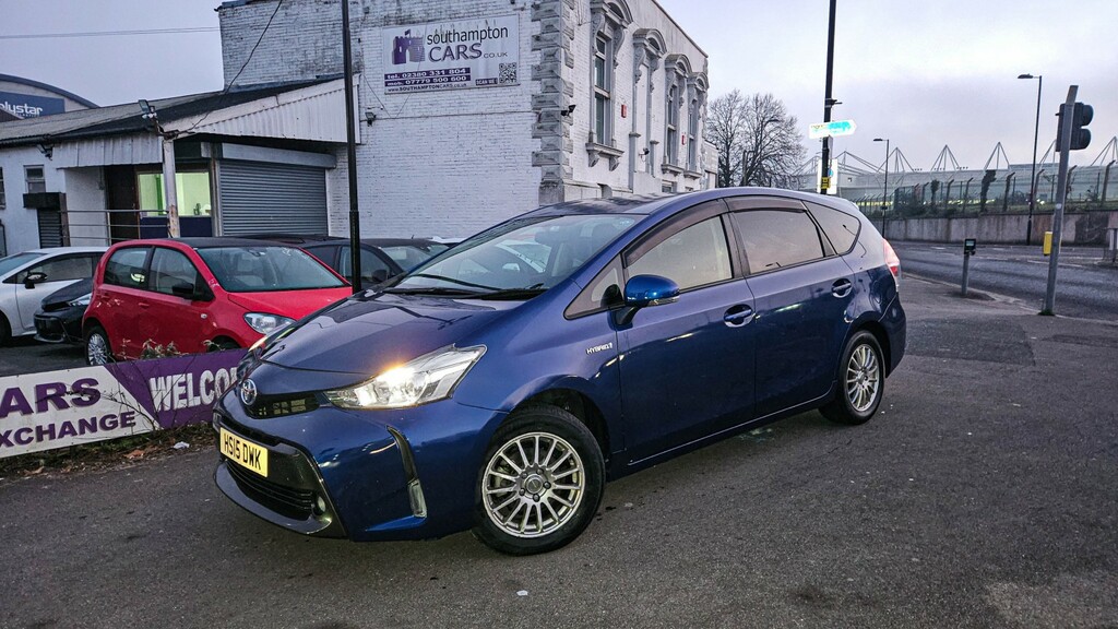Toyota Prius+ 7 Seats White #6