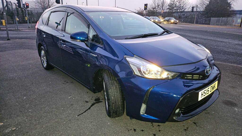 Toyota Prius+ 7 Seats White #19
