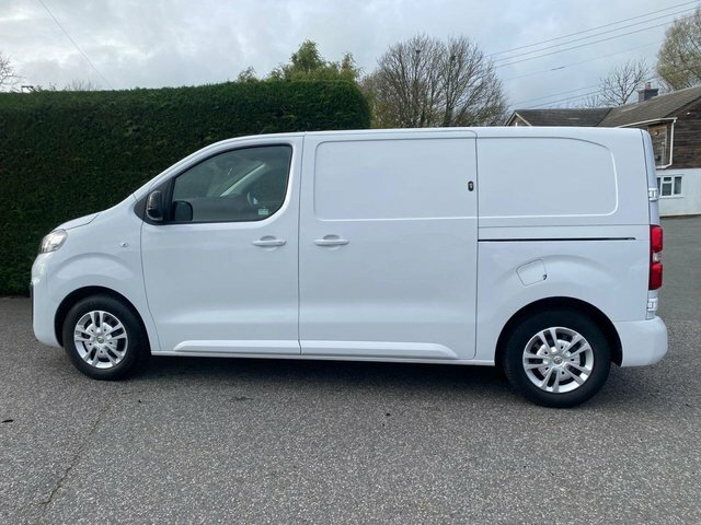 Vauxhall Vivaro 2700 Sportive L1 Swb 1.5Td 120Ps YE72XNT White #4