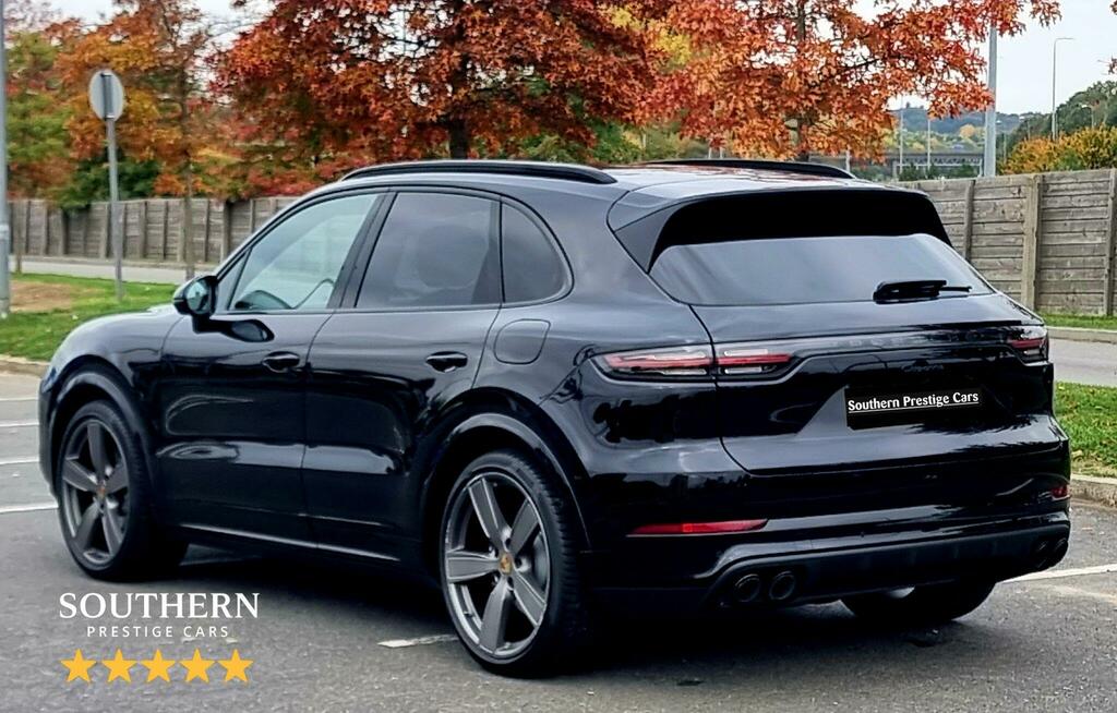Porsche Cayenne 3.0 V6 E-hybrid 17.9Kwh Platinum Edition Tiptronic Y5EEK Black #3