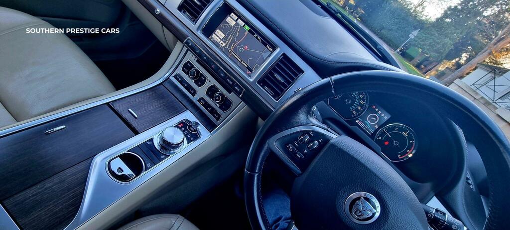 Jaguar XF 2.2D Luxury Sportbrake Euro 5 Ss Blue #2