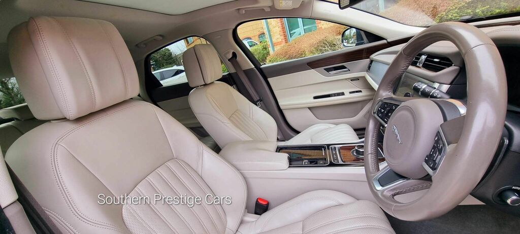 Jaguar XF 2.0D Portfolio Awd Euro 6 Ss Black #2