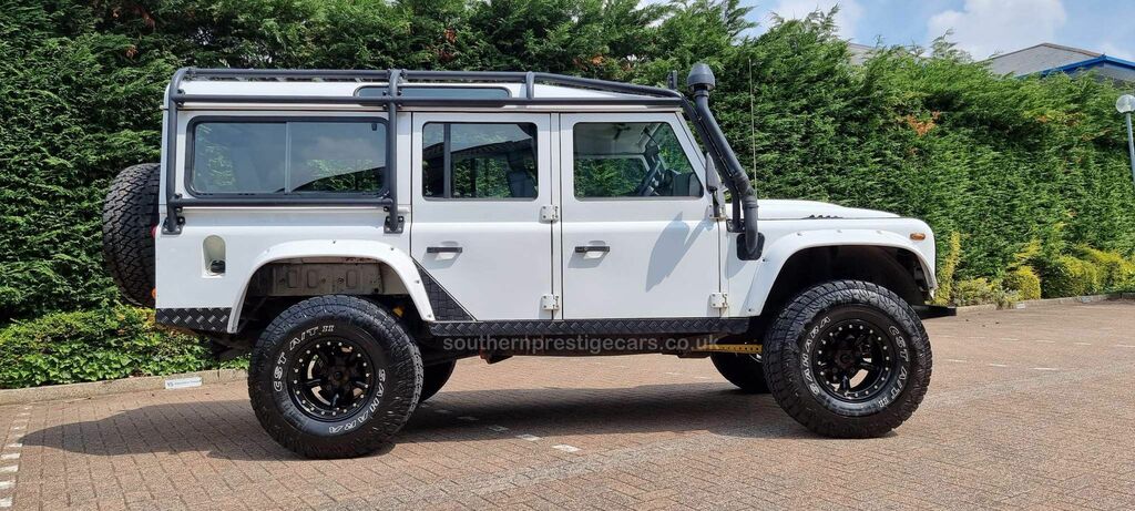 Land Rover Defender 110 2.2D Dpf Station Wagon Mwb White #5