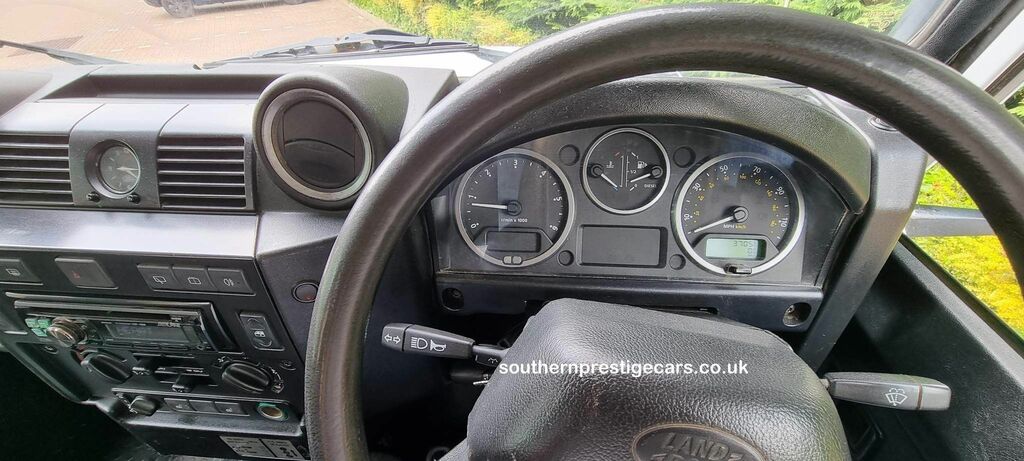 Land Rover Defender 110 2.2D Dpf Station Wagon Mwb White #3