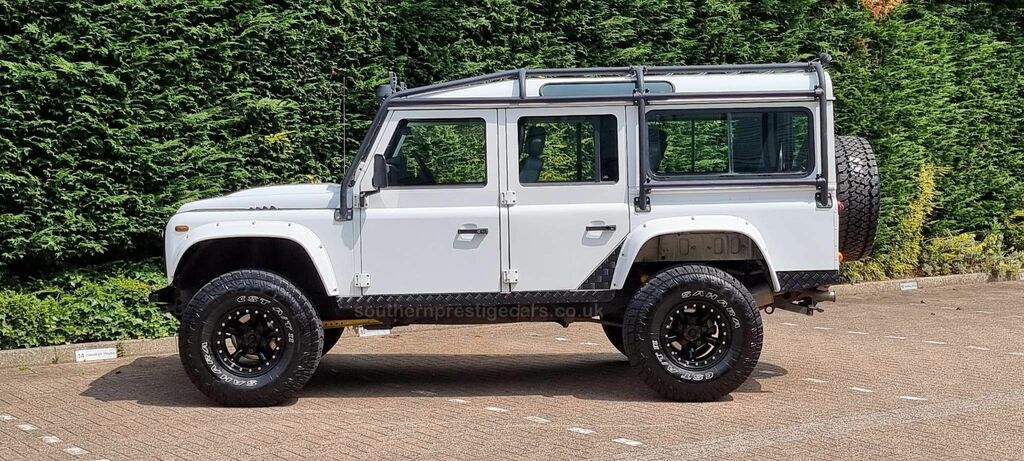 Land Rover Defender 110 2.2D Dpf Station Wagon Mwb White #4