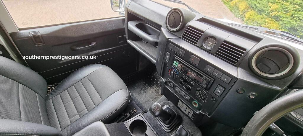 Land Rover Defender 110 2.2D Dpf Station Wagon Mwb White #2