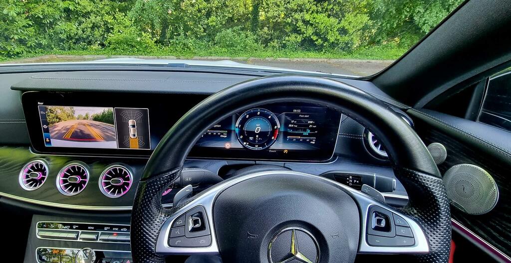 Mercedes-Benz E Class 2.0 E220d Amg Line Premium Plus G-tronic 4Matic White #2