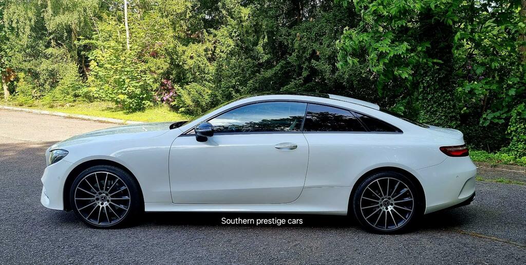 Mercedes-Benz E Class 2.0 E220d Amg Line Premium Plus G-tronic 4Matic White #5