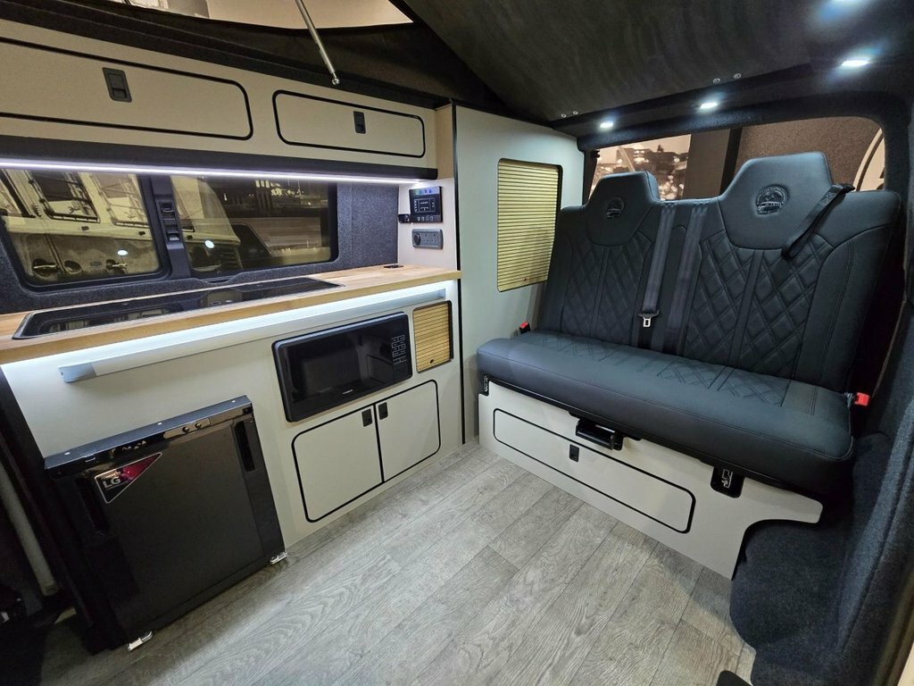 Volkswagen Campervan 2L Highline White #2
