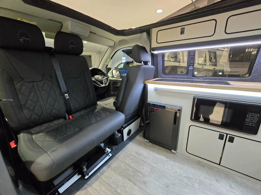 Volkswagen Campervan 2L Highline White #6
