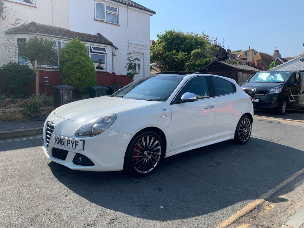 Alfa Romeo Giulietta 1750 Tbi Cloverleaf 5-Door White