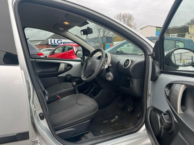 Peugeot 107 12V Active Hatchback Silver #3
