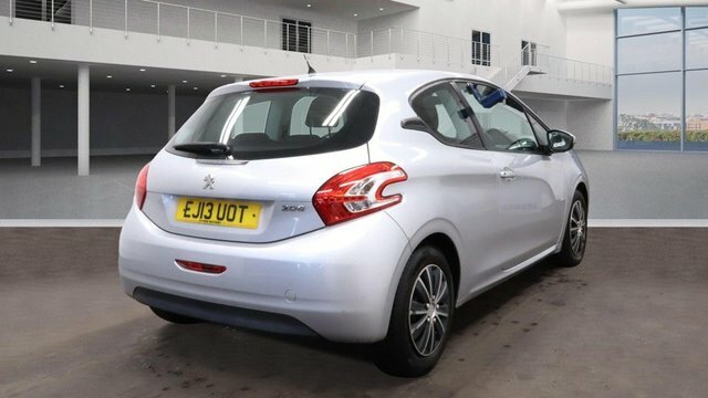 Peugeot 208 Hdi Access Hatchback Silver #4