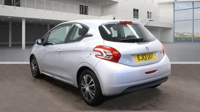 Peugeot 208 Hdi Access Hatchback Silver #3