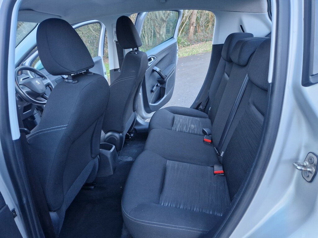 Peugeot e-208 E-hdi Allure Black #14