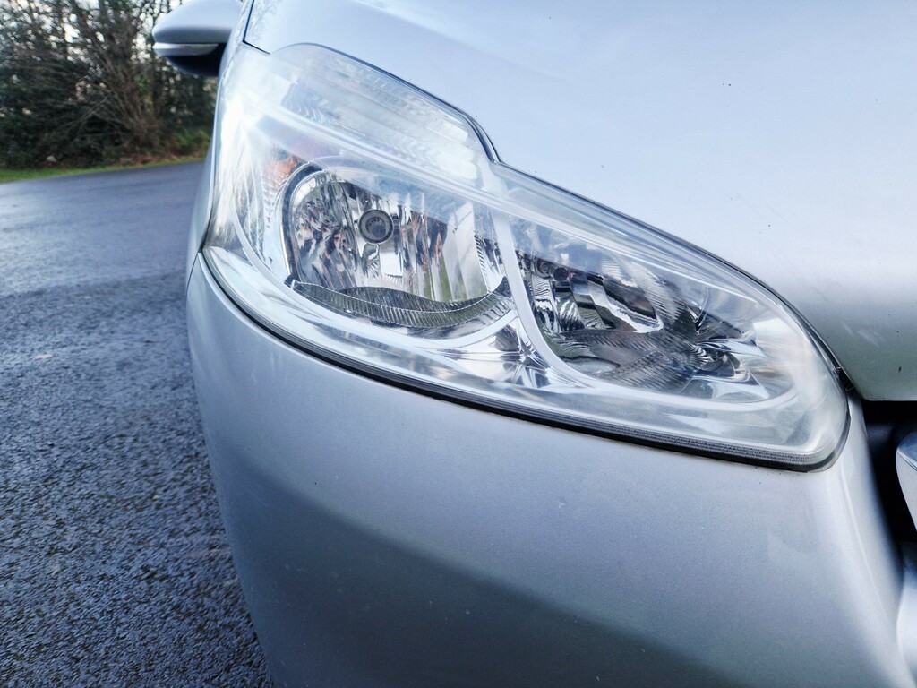 Peugeot e-208 E-hdi Allure Black #6