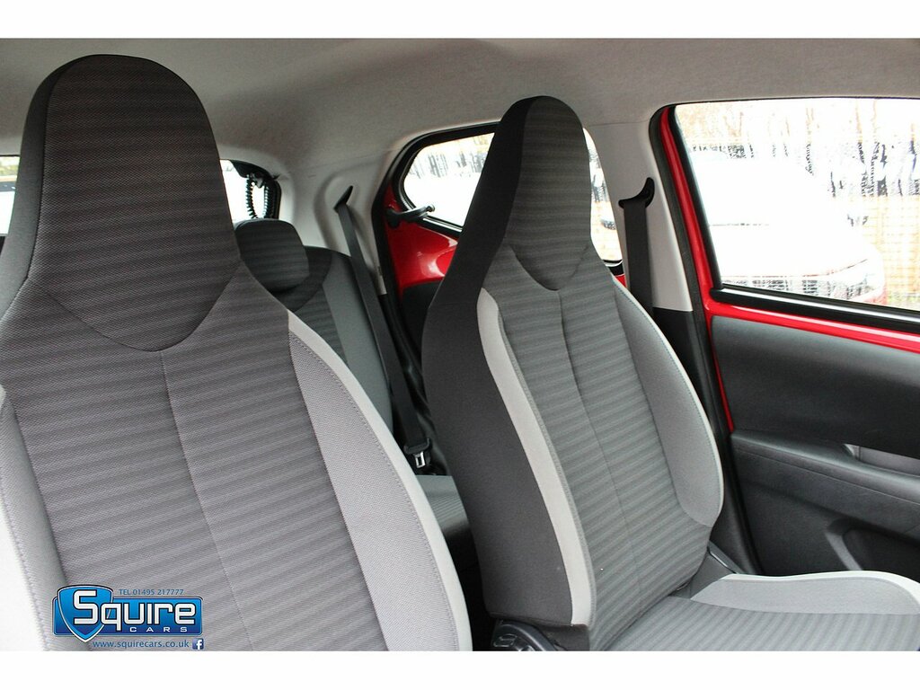 Toyota Aygo Vvt-i X-play U1268 Ulez CV68NYD Red #4
