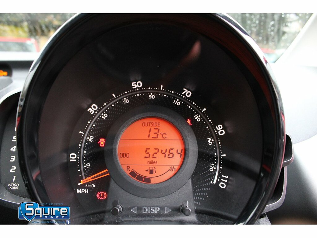 Toyota Aygo Vvt-i X-play U1268 Ulez CV68NYD Red #6