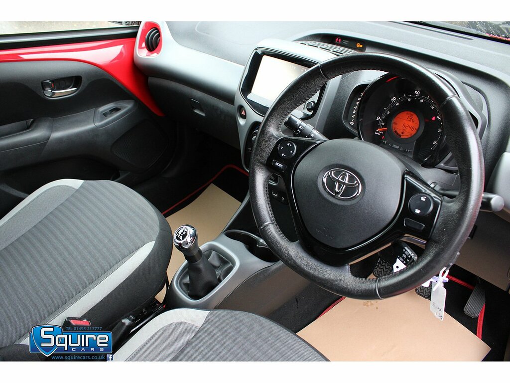 Toyota Aygo Vvt-i X-play U1268 Ulez CV68NYD Red #2
