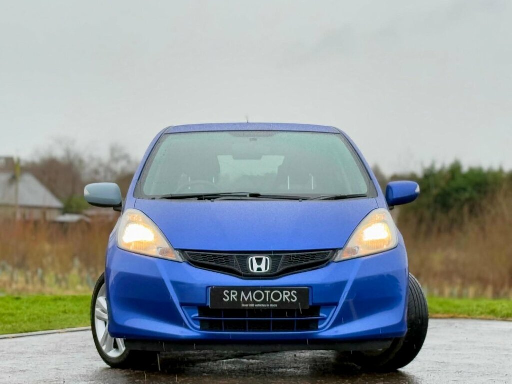 Honda Jazz Hatchback 1.4 I-vtec Es Plus Cvt Euro 5 2014 Blue #2