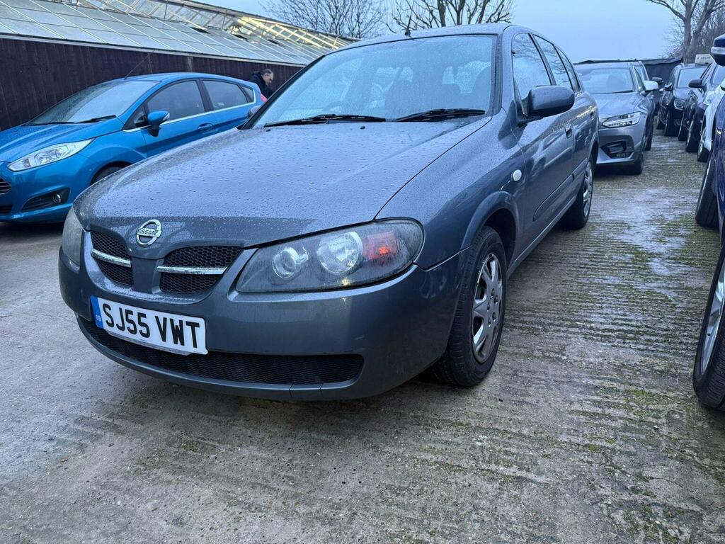 Nissan Almera 1.5 Se 200505 Black #2
