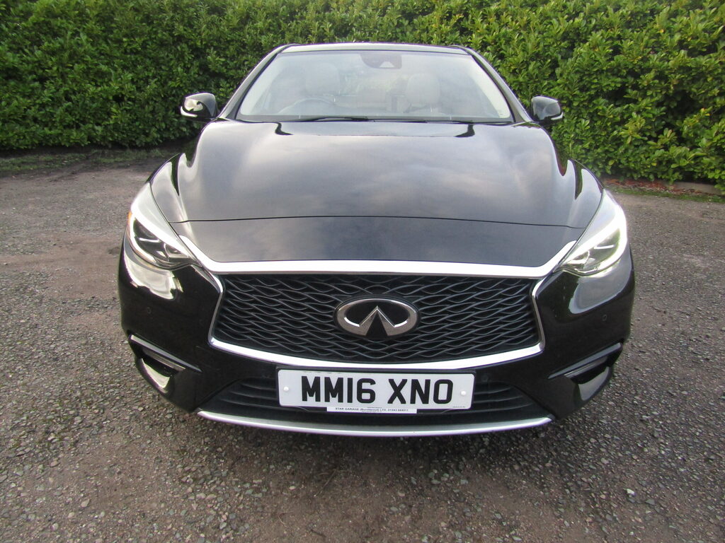 Infiniti Q30 Q30 Premium Tech D Awd Black #2