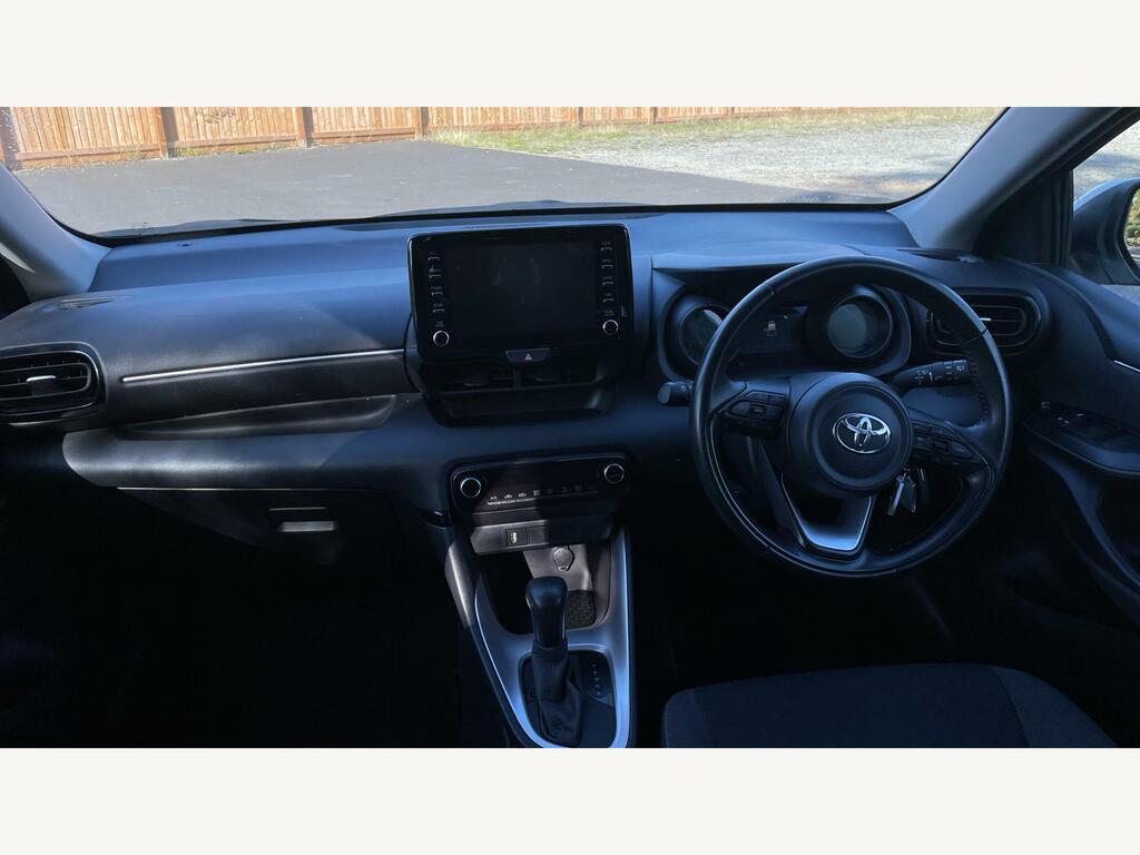 Toyota Yaris 1.5 Vvt-h Design E-cvt Euro 6 Ss VN73PFD White #5