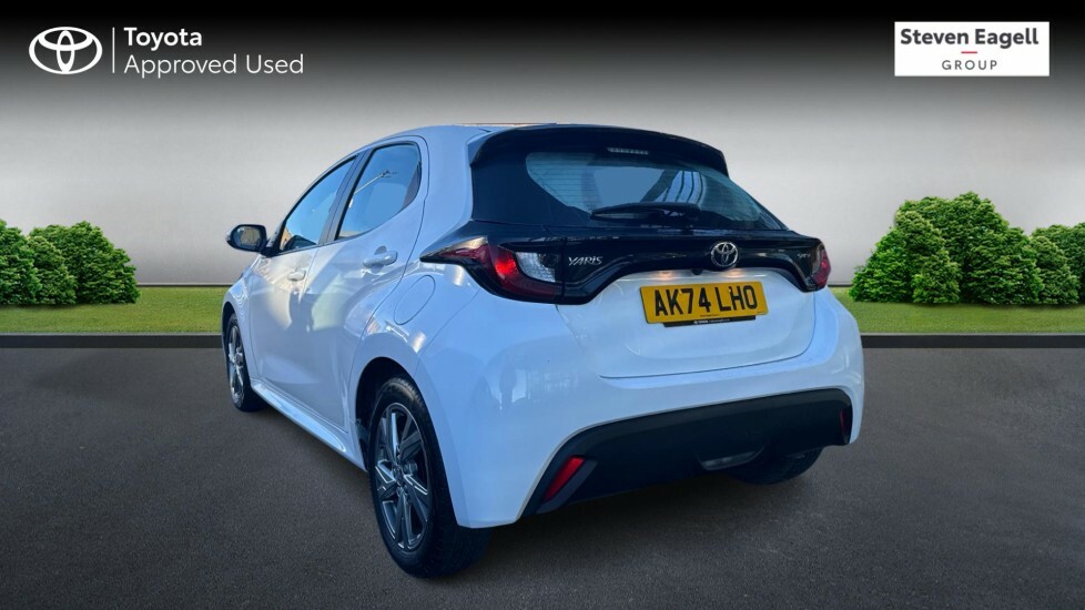 Toyota Yaris 1.5 Vvt-h Icon Hatchback Hybrid E-cvt E AK74LHO White #4