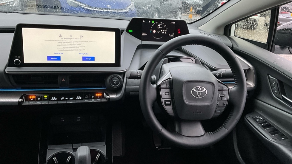 Toyota Prius 2.0 13.6Kwh Excel Cvt Euro 6 Ss AE75XFX White #6